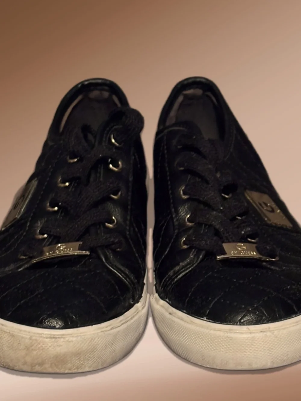 Guess low top